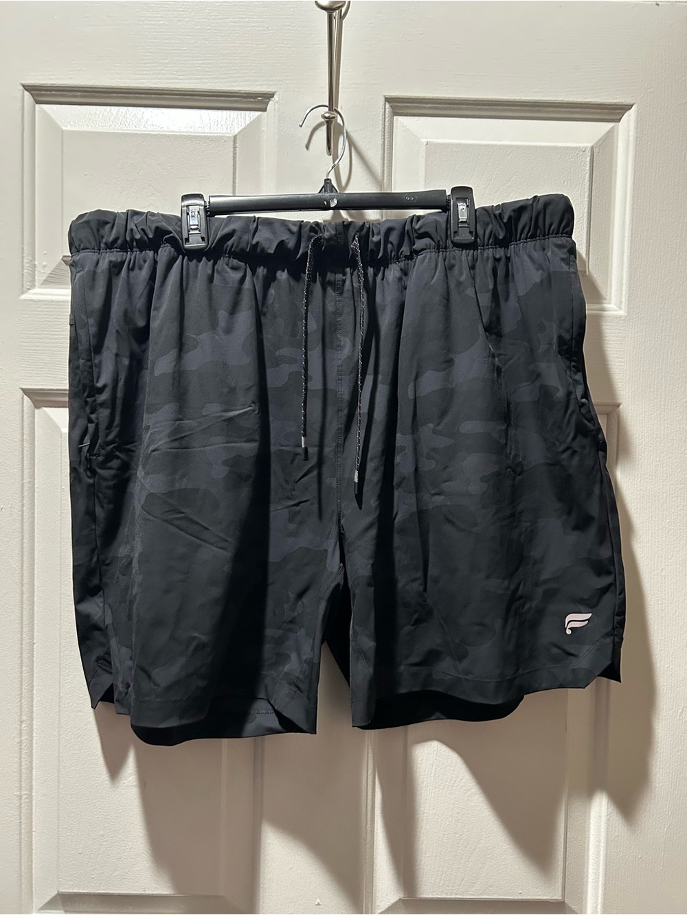 Fabletics Men’s The One Short in Black Tactical Camo 7 inch Size XXL